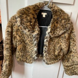Cropped fuzzy leopard print jacket